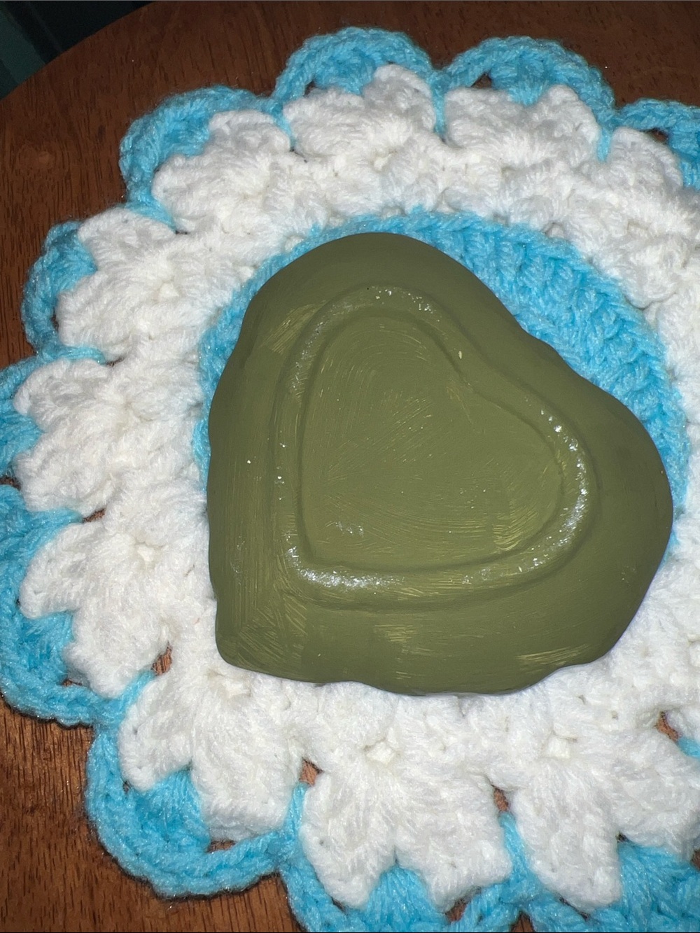 Handmade Olive Green Leaf Trinket Dish with Green Glitter - Picture 6 of 7